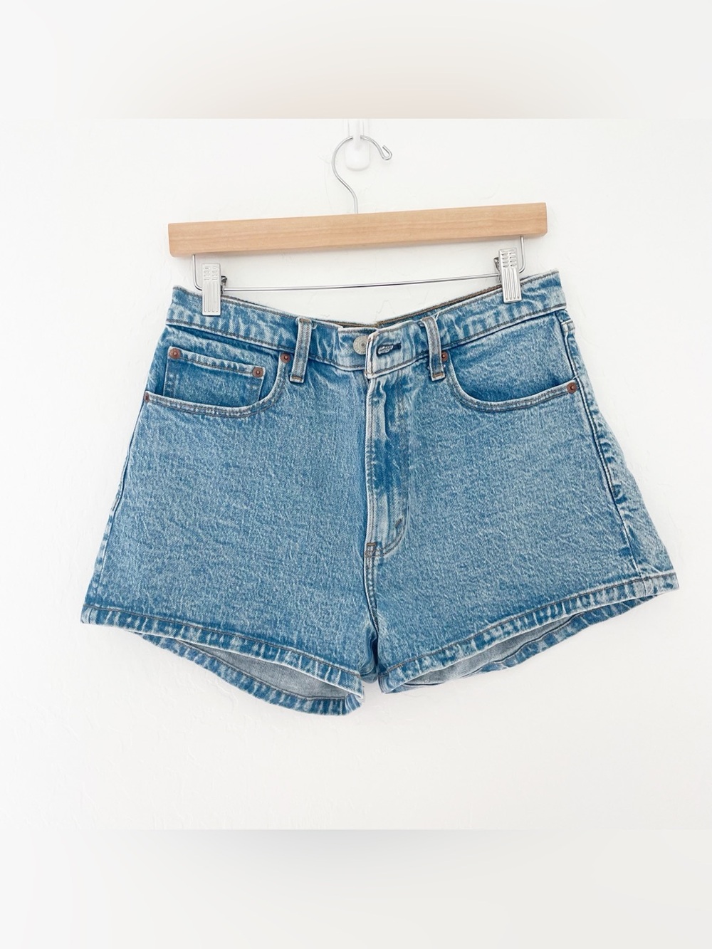 Abercrombie & Fitch the mom short high rise shorts size 30